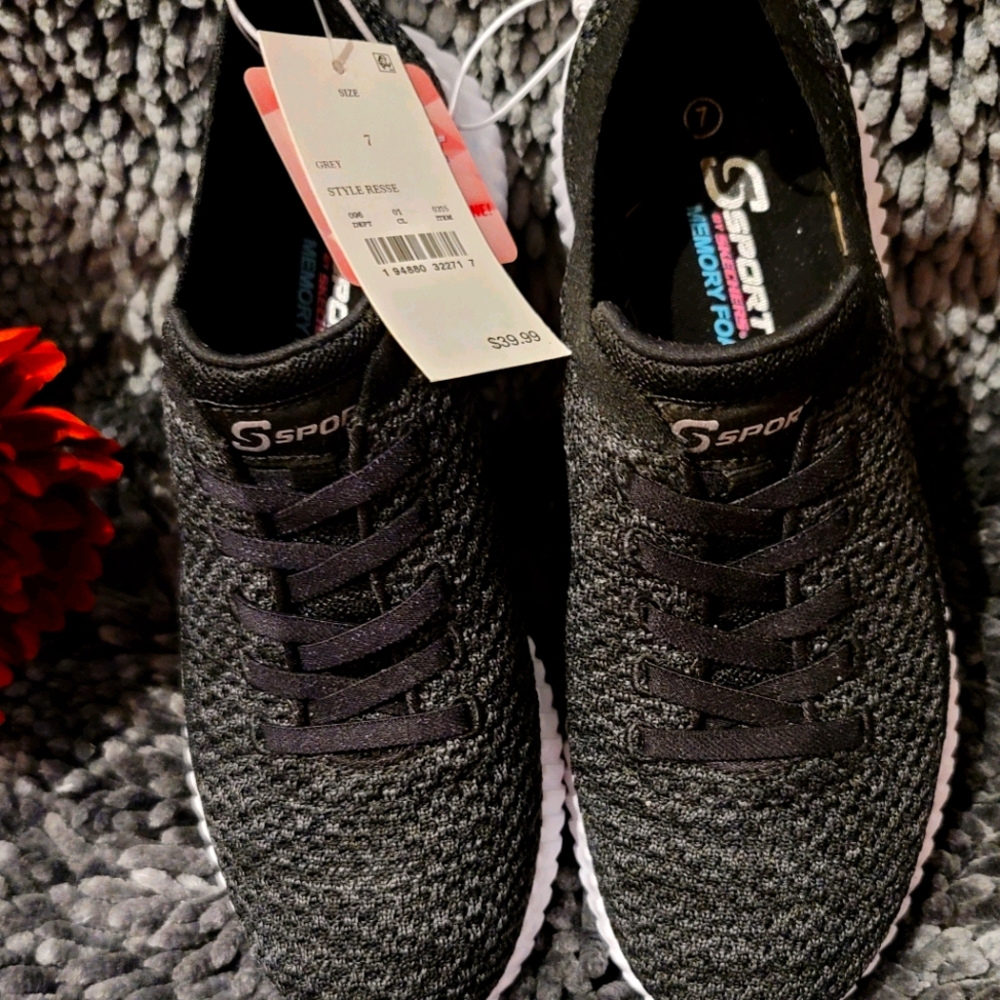 Sport skechers memory foam